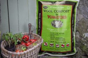 Wool-Compost-for-Tomatoes-steps
