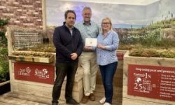 Bevis-Hughes-Eden-Project-Simon-Bland-Dalefoot-Composts-and-Tracey-Smith-Eden-Project-with-the-award